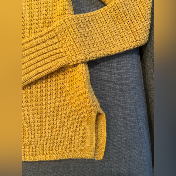 Aeropostale XS knit yellow sweater like NEW - Picture 7 of 8